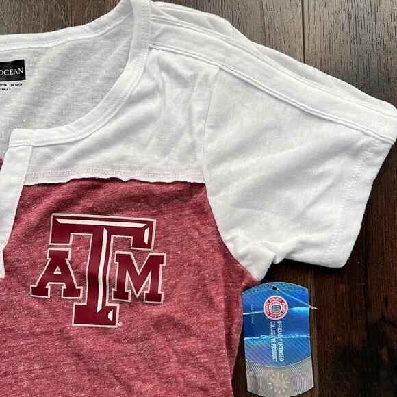 NWT 5th & Ocean size Large Texas A&M Logo Women’s T-shirt New Red White V-Neck - Picture 4 of 8
